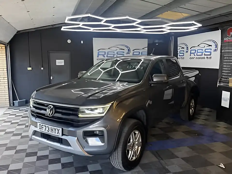 Used 2023 Volkswagen Amarok Life Grey - Interior and Exterior details 10