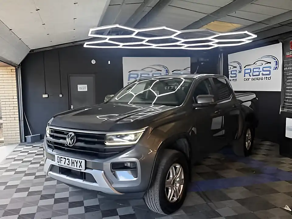 Used 2023 Volkswagen Amarok Life Grey - Interior and Exterior details 11