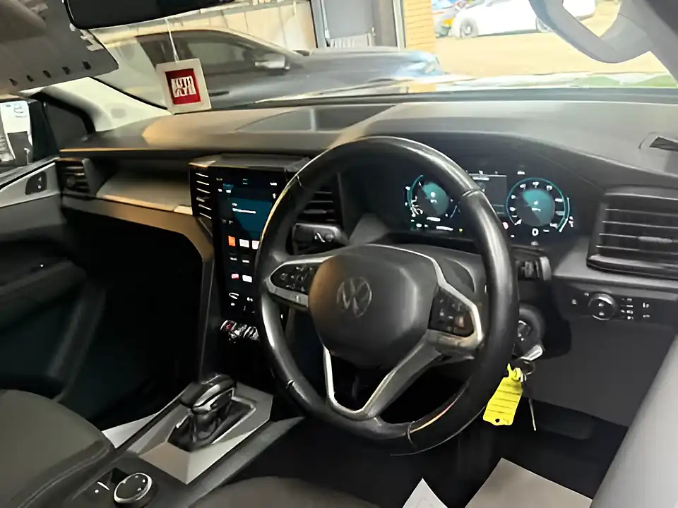 Used 2023 Volkswagen Amarok Life Grey - Interior and Exterior details 16