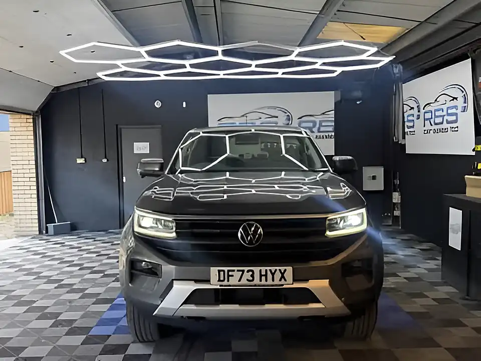 Used 2023 Volkswagen Amarok Life Grey - Interior and Exterior details 2