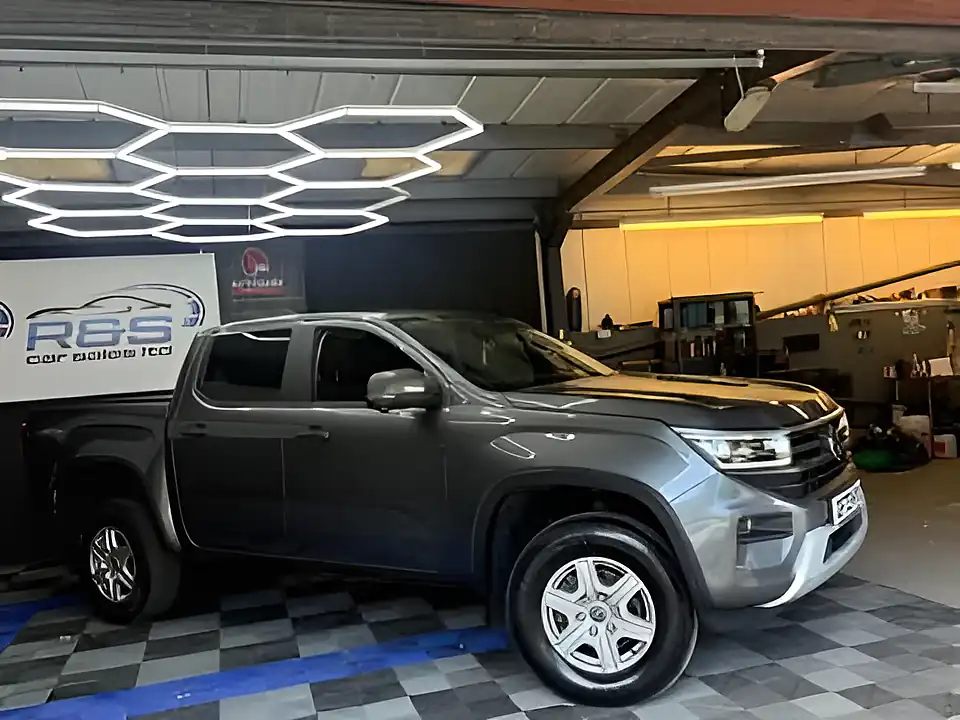Used 2023 Volkswagen Amarok Life Grey - Interior and Exterior details 7