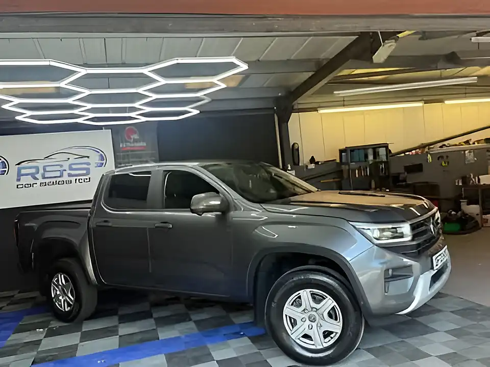 Used 2023 Volkswagen Amarok Life Grey - Interior and Exterior details 8