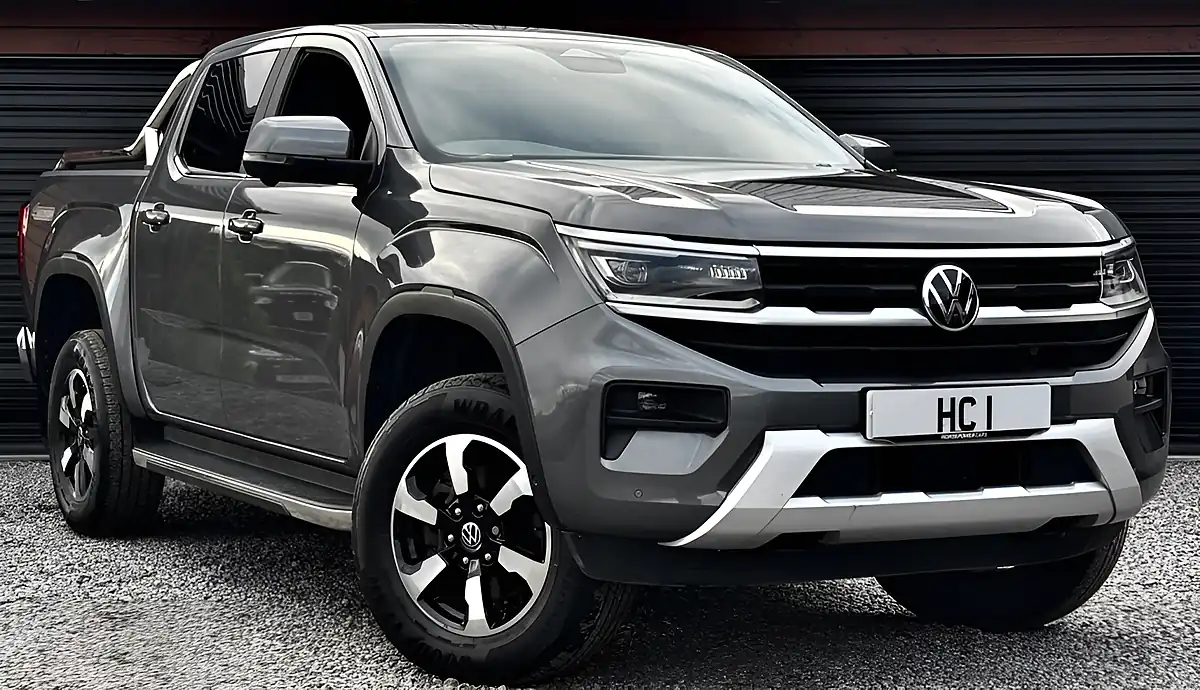Used 2023 Volkswagen Amarok Style Grey - Front View