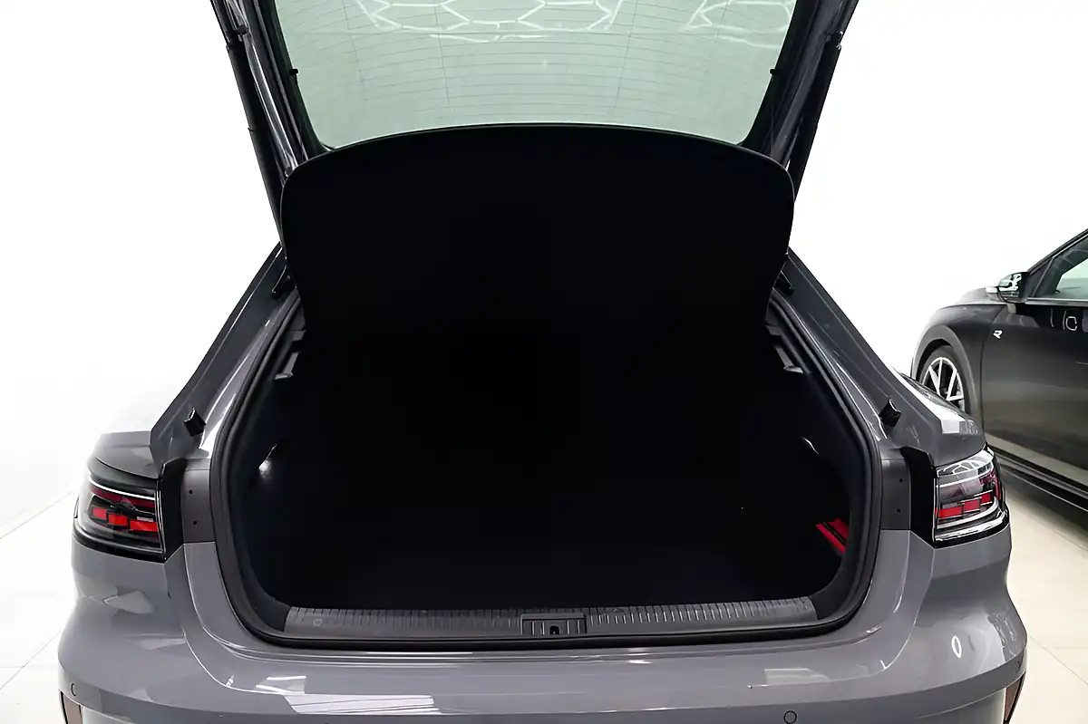 Used 2023 Volkswagen Arteon R Fastback Grey - Interior and Exterior details 16