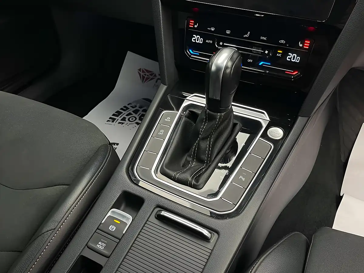 Used 2023 Volkswagen Arteon R-Line Grey - Interior and Exterior details 13