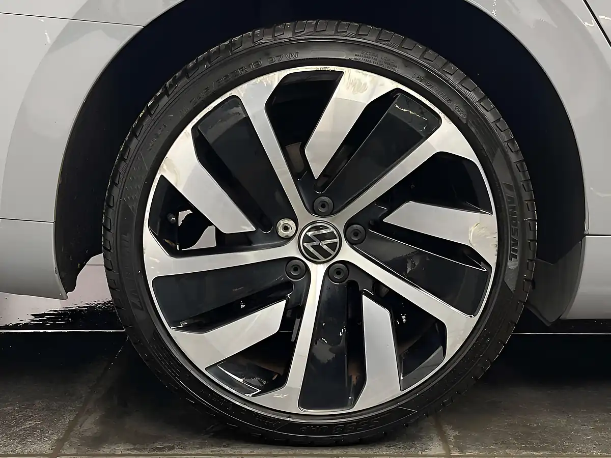 Used 2023 Volkswagen Arteon R-Line Grey - Interior and Exterior details 15