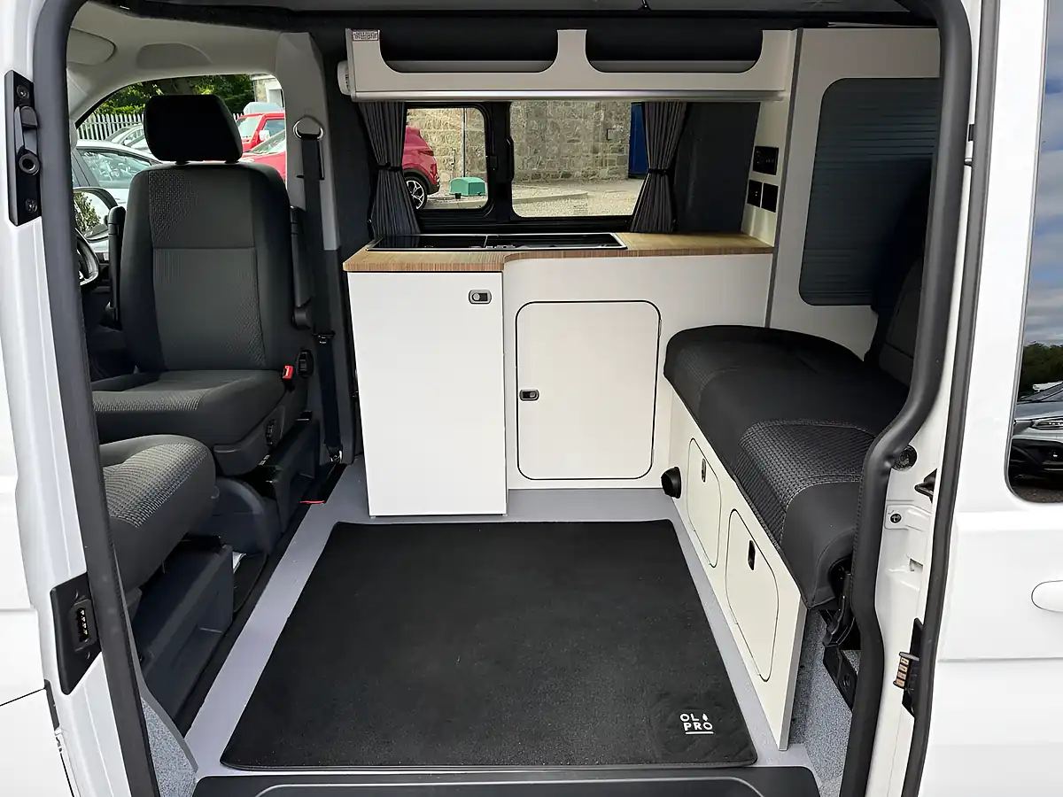 Used 2023 Volkswagen Autohaus Ashton 94 T28 Pure White - Interior and Exterior details 13
