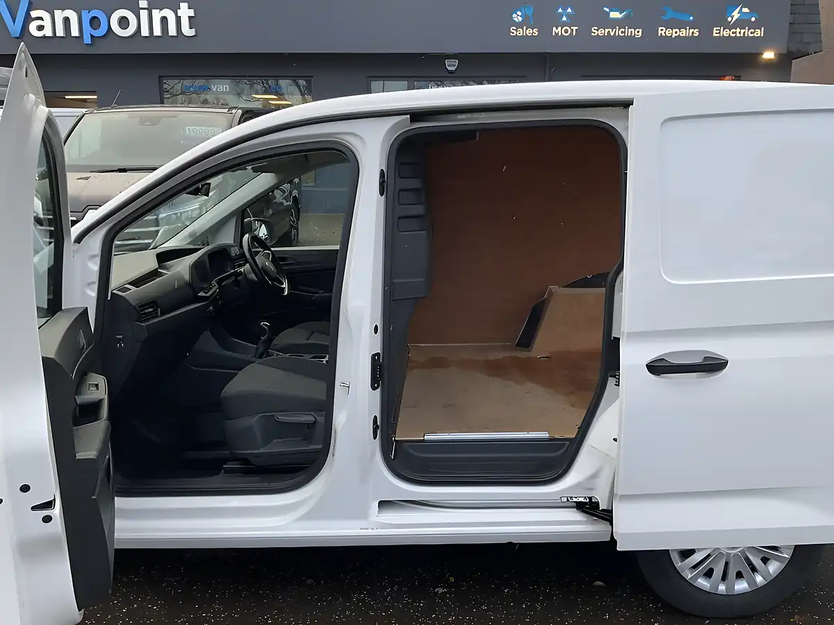 Used 2023 Volkswagen Caddy C20 Commerce Plus White - Interior and Exterior details 11