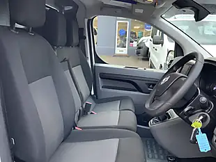 Used 2023 Volkswagen Caddy C20 Commerce Plus White - Interior and Exterior details 20