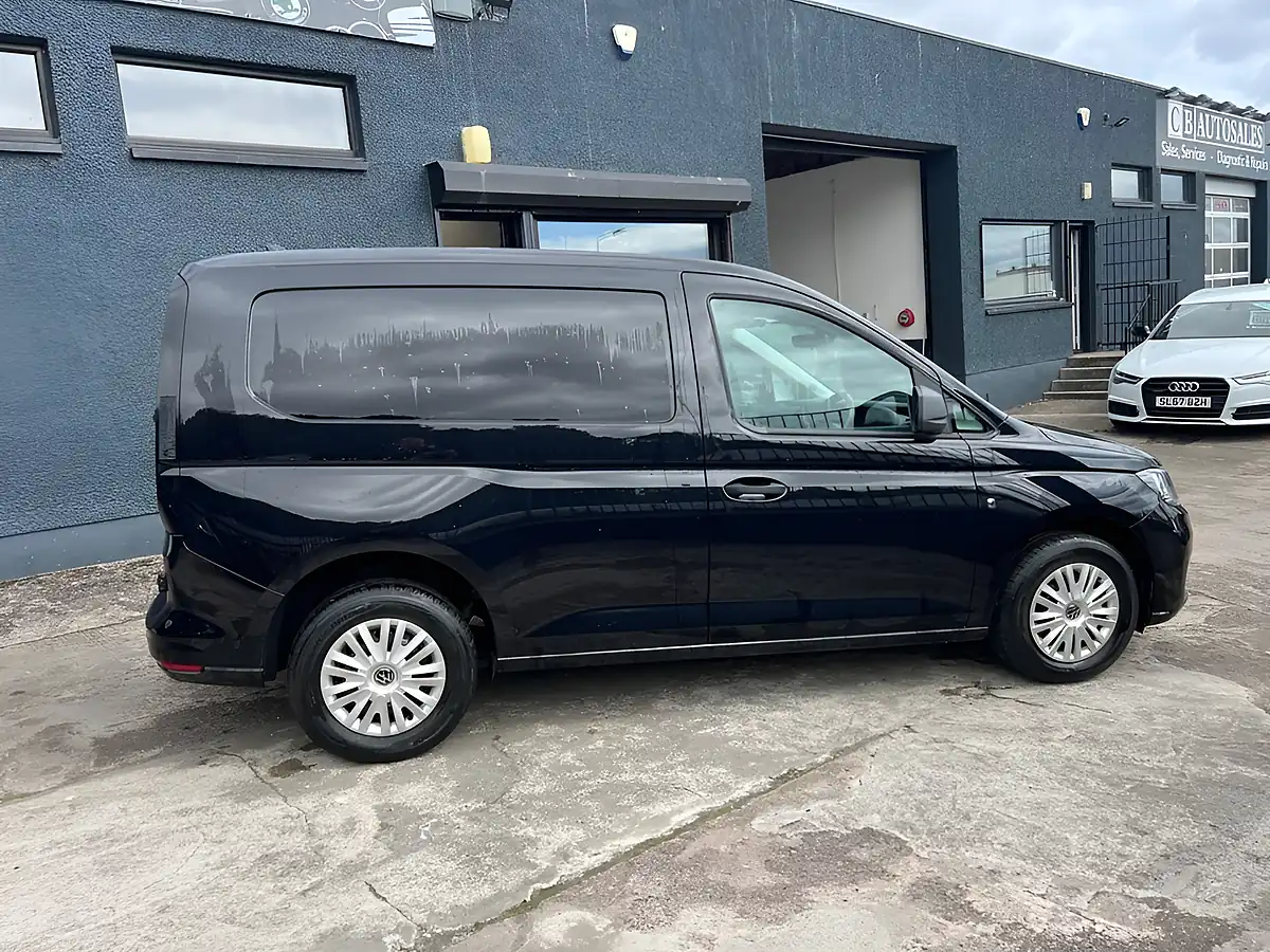 Used 2023 Volkswagen Caddy Commerce Plus Black - Interior and Exterior details 3