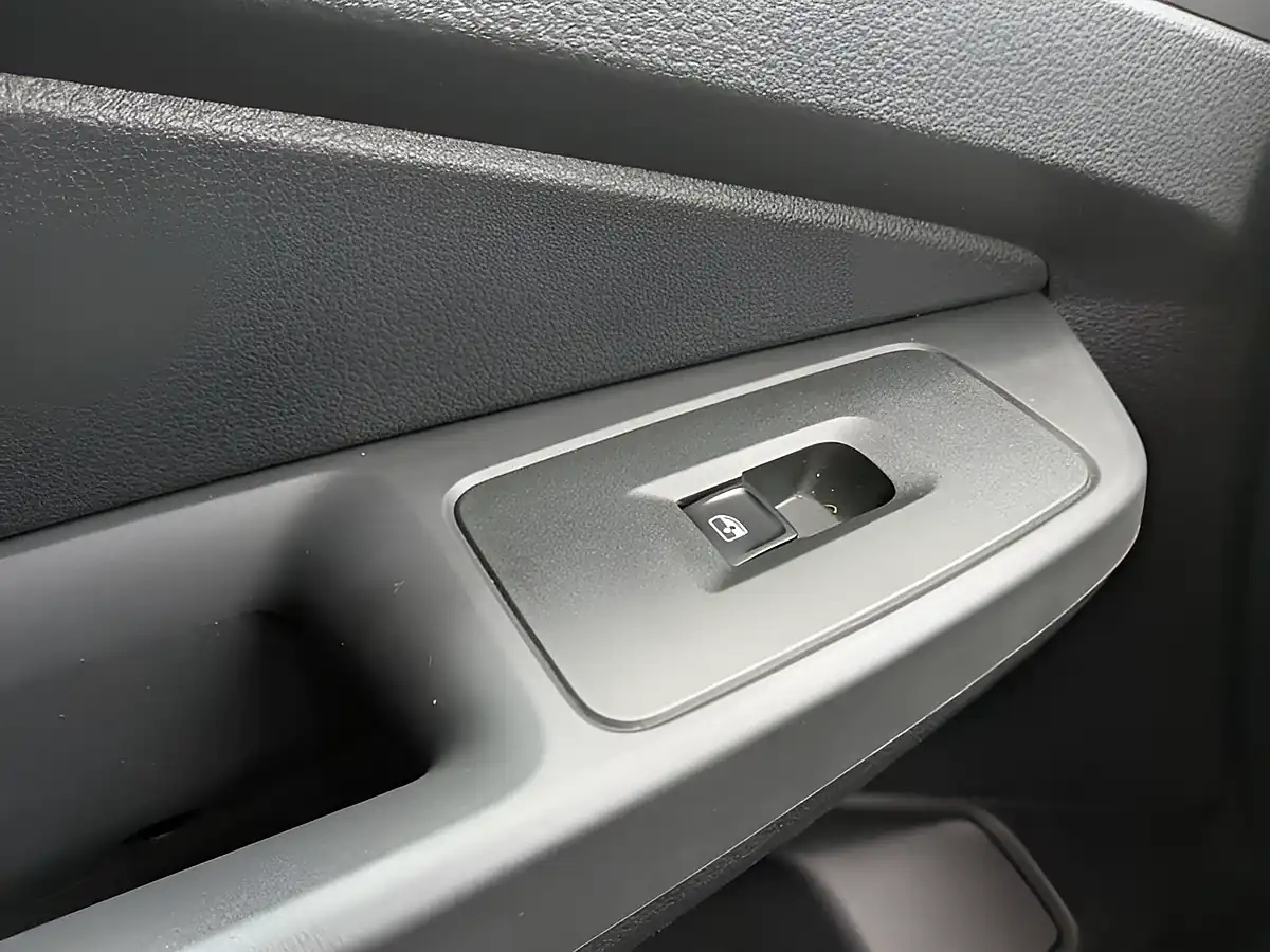 Used 2023 Volkswagen Caddy Commerce Plus Swb Black - Interior and Exterior details 16