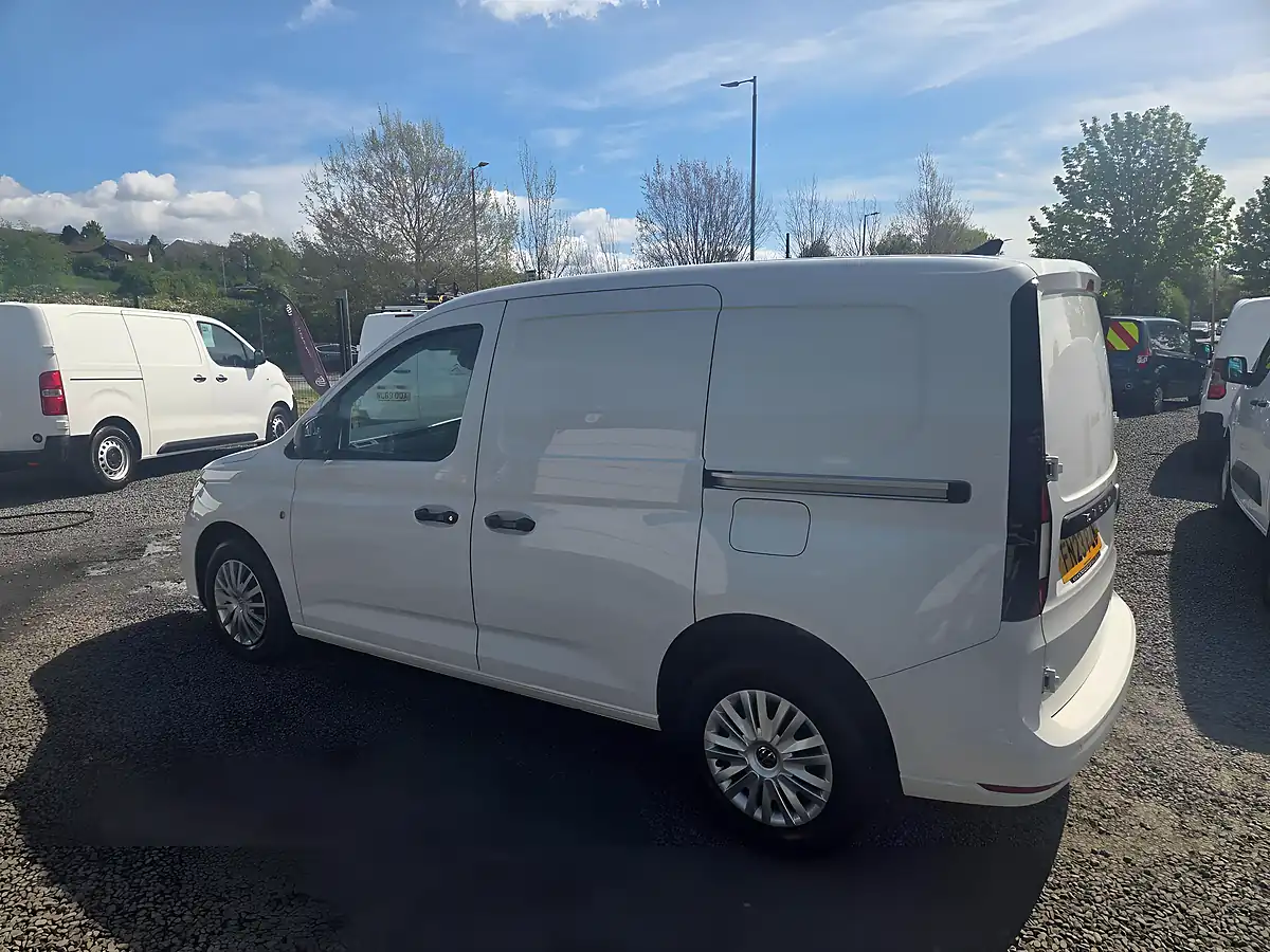Used 2023 Volkswagen Caddy Commerce Plus White - Interior and Exterior details 12