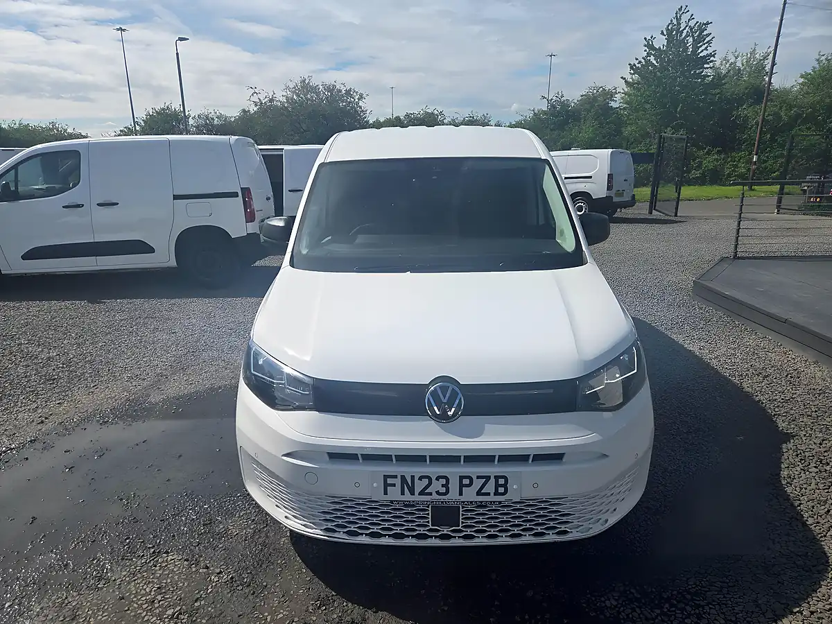 Used 2023 Volkswagen Caddy Commerce Plus White - Interior and Exterior details 14