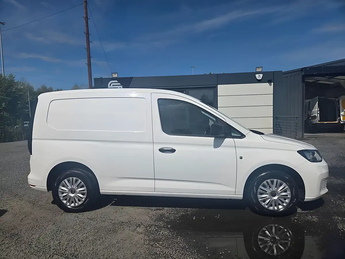 Used 2023 Volkswagen Caddy Commerce Plus White - Interior and Exterior details 3