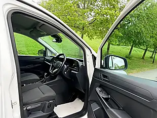 Used 2023 Volkswagen Caddy Commerce Plus White - Interior and Exterior details 10