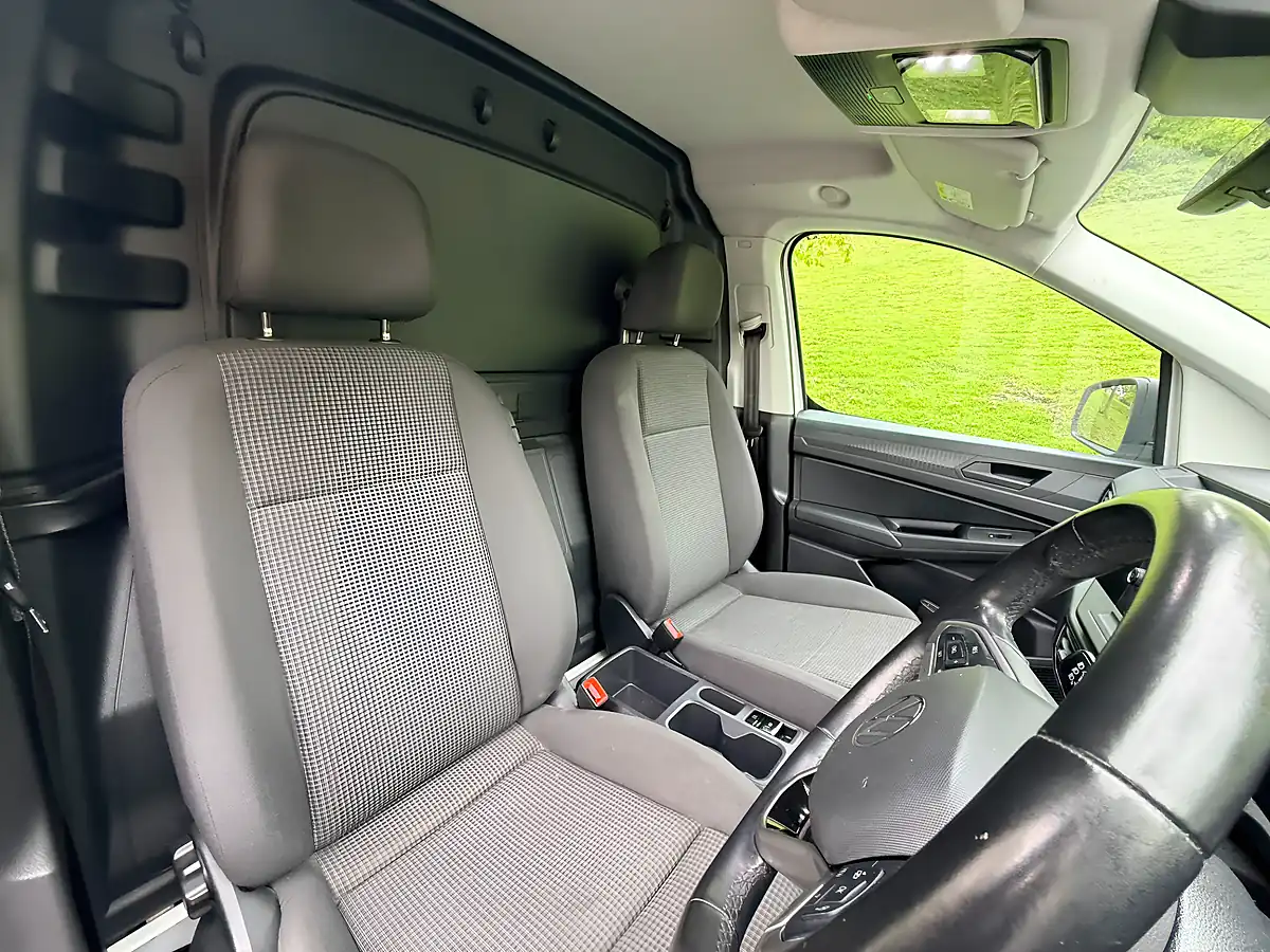 Used 2023 Volkswagen Caddy Commerce Plus White - Interior and Exterior details 13