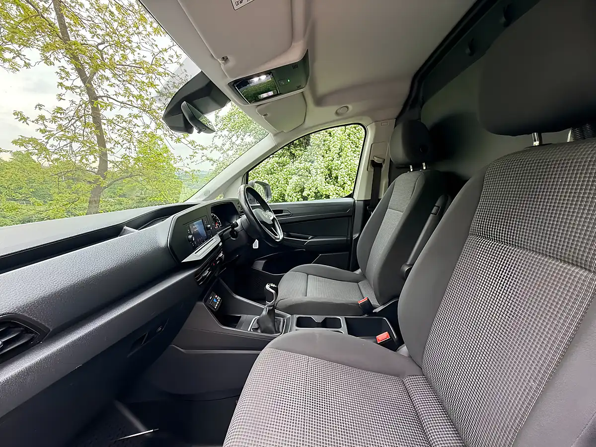 Used 2023 Volkswagen Caddy Commerce Plus White - Interior and Exterior details 14