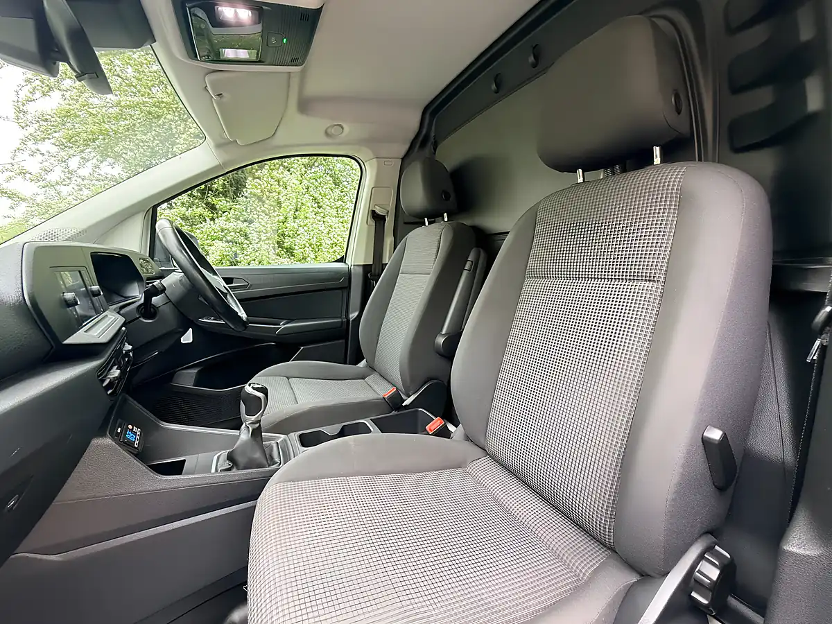 Used 2023 Volkswagen Caddy Commerce Plus White - Interior and Exterior details 15