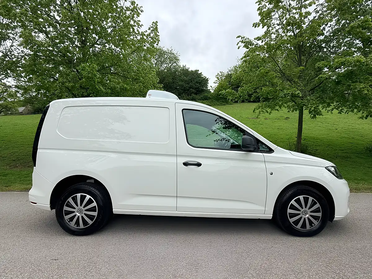 Used 2023 Volkswagen Caddy Commerce Plus White - Interior and Exterior details 5