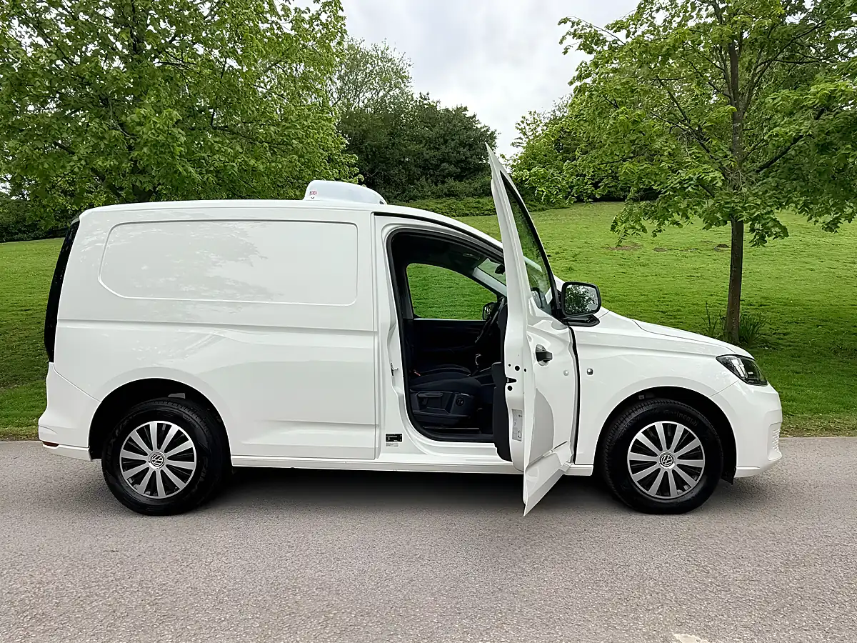 Used 2023 Volkswagen Caddy Commerce Plus White - Interior and Exterior details 9