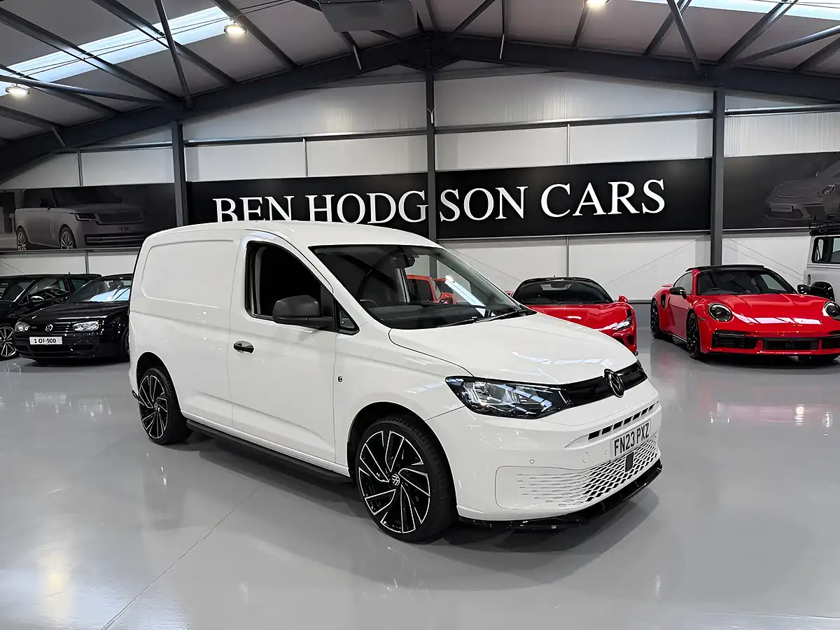Used 2023 Volkswagen Caddy Commerce Plus White - Interior and Exterior details 5