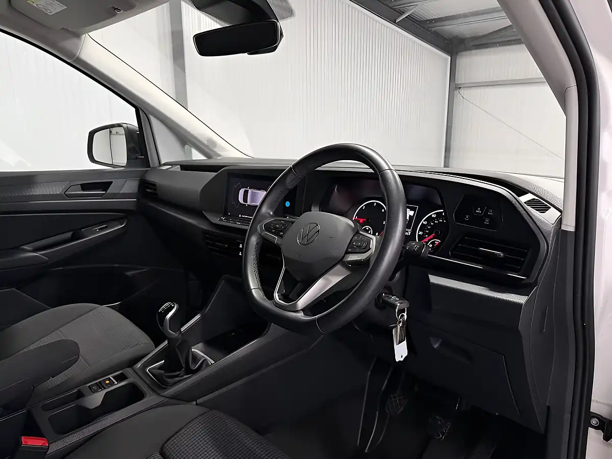 Used 2023 Volkswagen Caddy Commerce Plus White - Interior and Exterior details 8