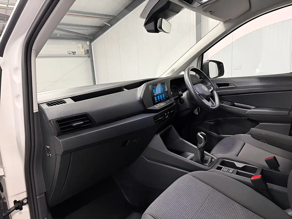 Used 2023 Volkswagen Caddy Commerce Plus White - Interior and Exterior details 9