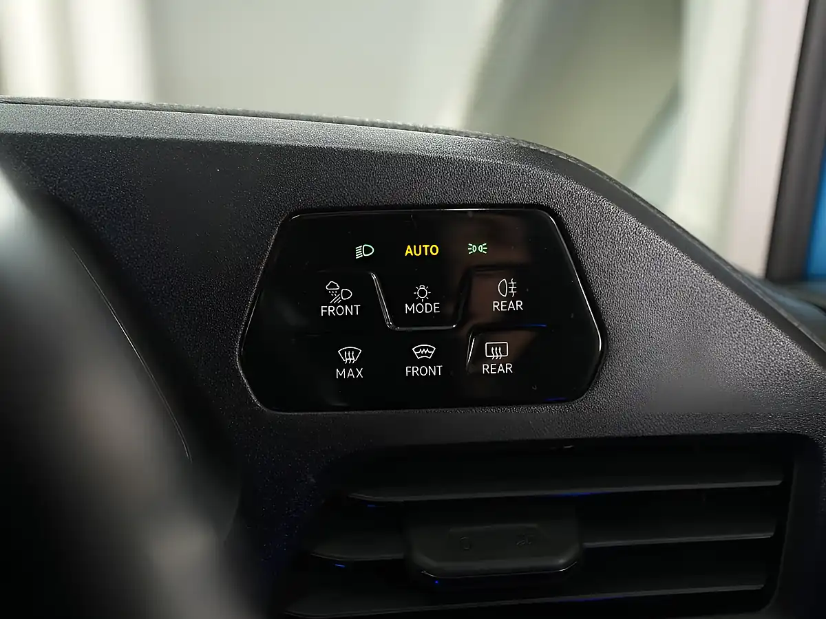 Used 2023 Volkswagen Caddy Commerce Pro Costa Azul Metallic - Interior and Exterior details 15
