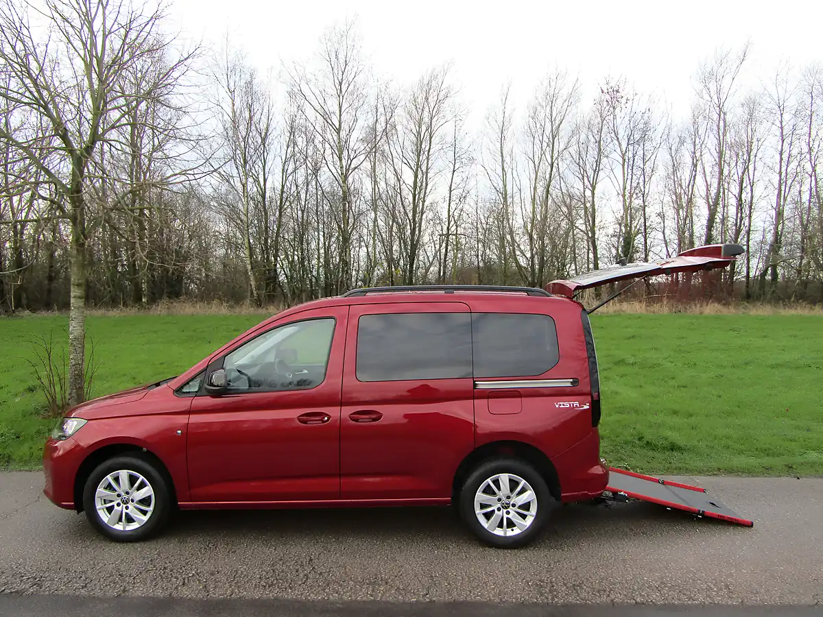 Used 2023 Volkswagen Caddy Life Swb Red - Front View