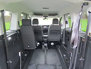 Used 2023 Volkswagen Caddy Life Swb Red - Interior and Exterior details 6