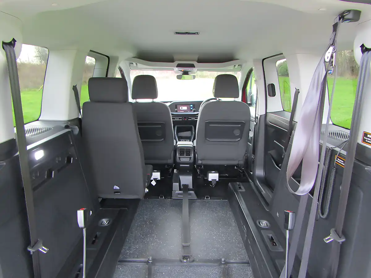 Used 2023 Volkswagen Caddy Life Swb Red - Interior and Exterior details 6
