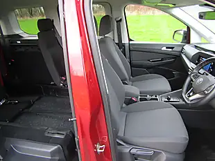 Used 2023 Volkswagen Caddy Life Swb Red - Interior and Exterior details 7