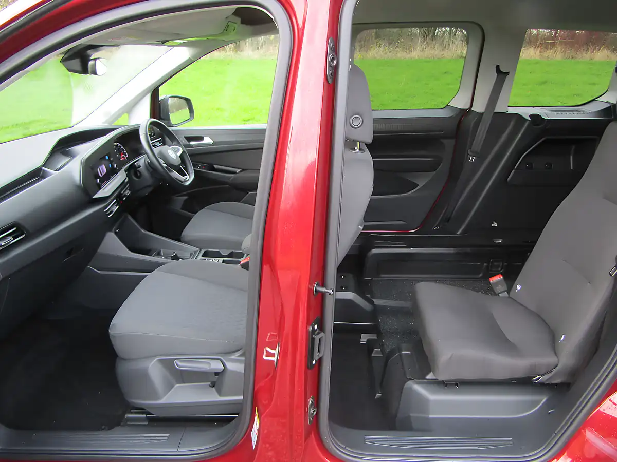 Used 2023 Volkswagen Caddy Life Swb Red - Interior and Exterior details 8