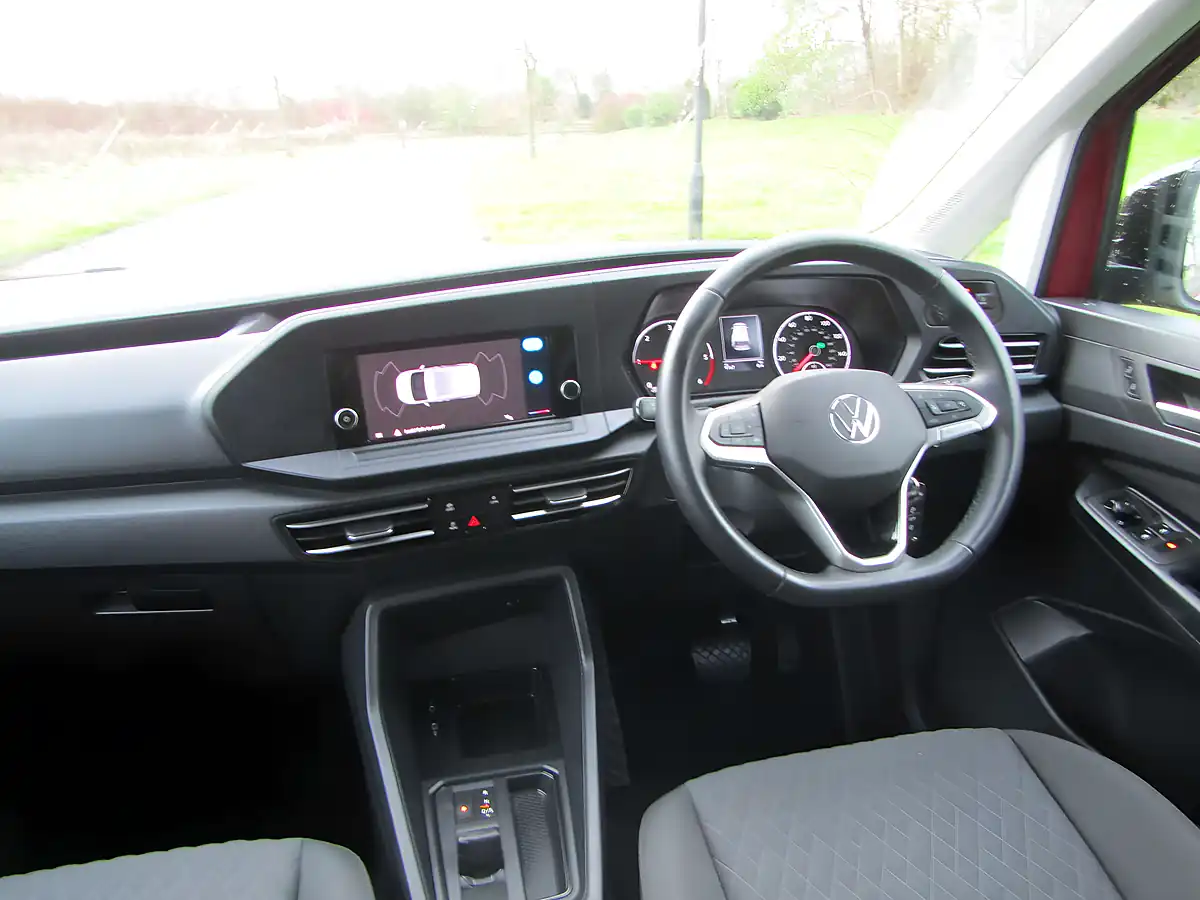 Used 2023 Volkswagen Caddy Life Swb Red - Interior and Exterior details 9