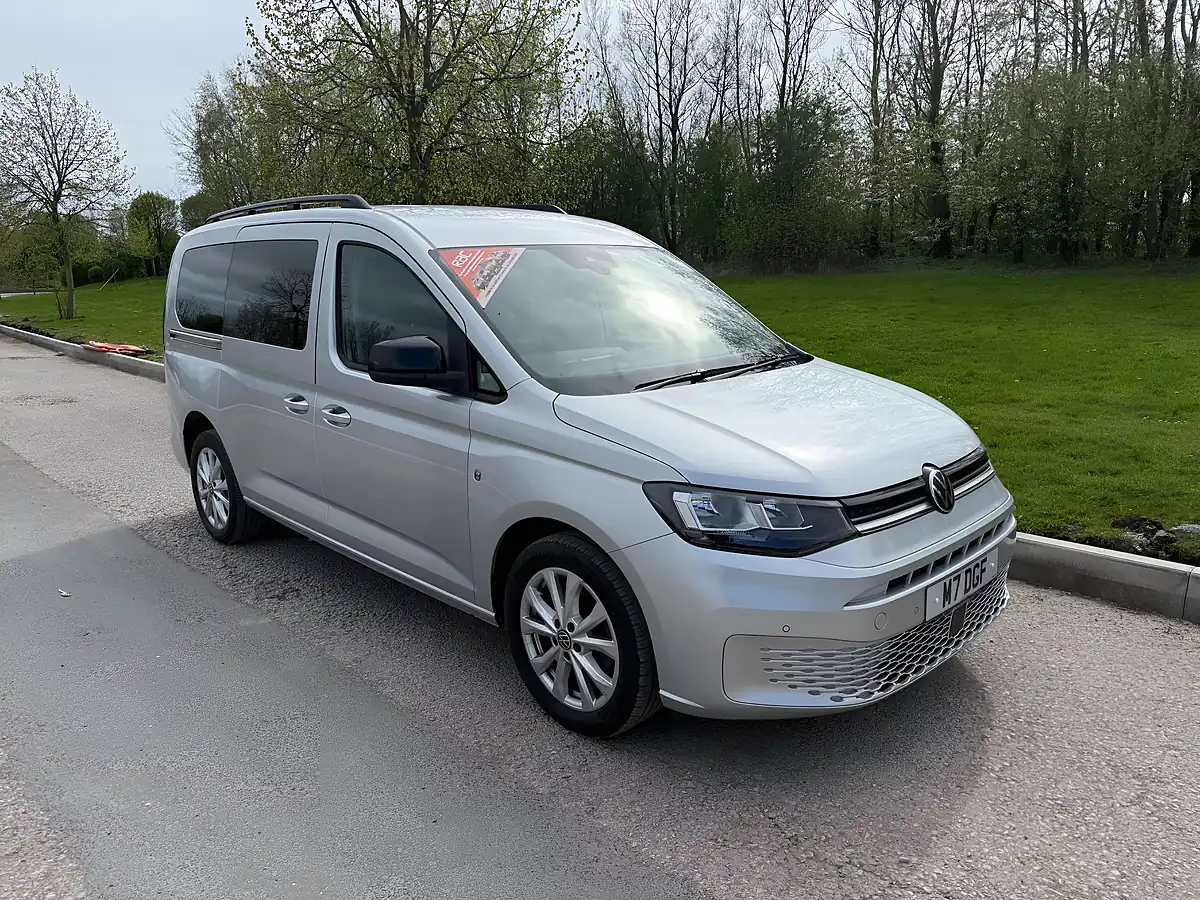 Used 2023 Volkswagen Caddy Maxi Life Silver - Interior and Exterior details 3