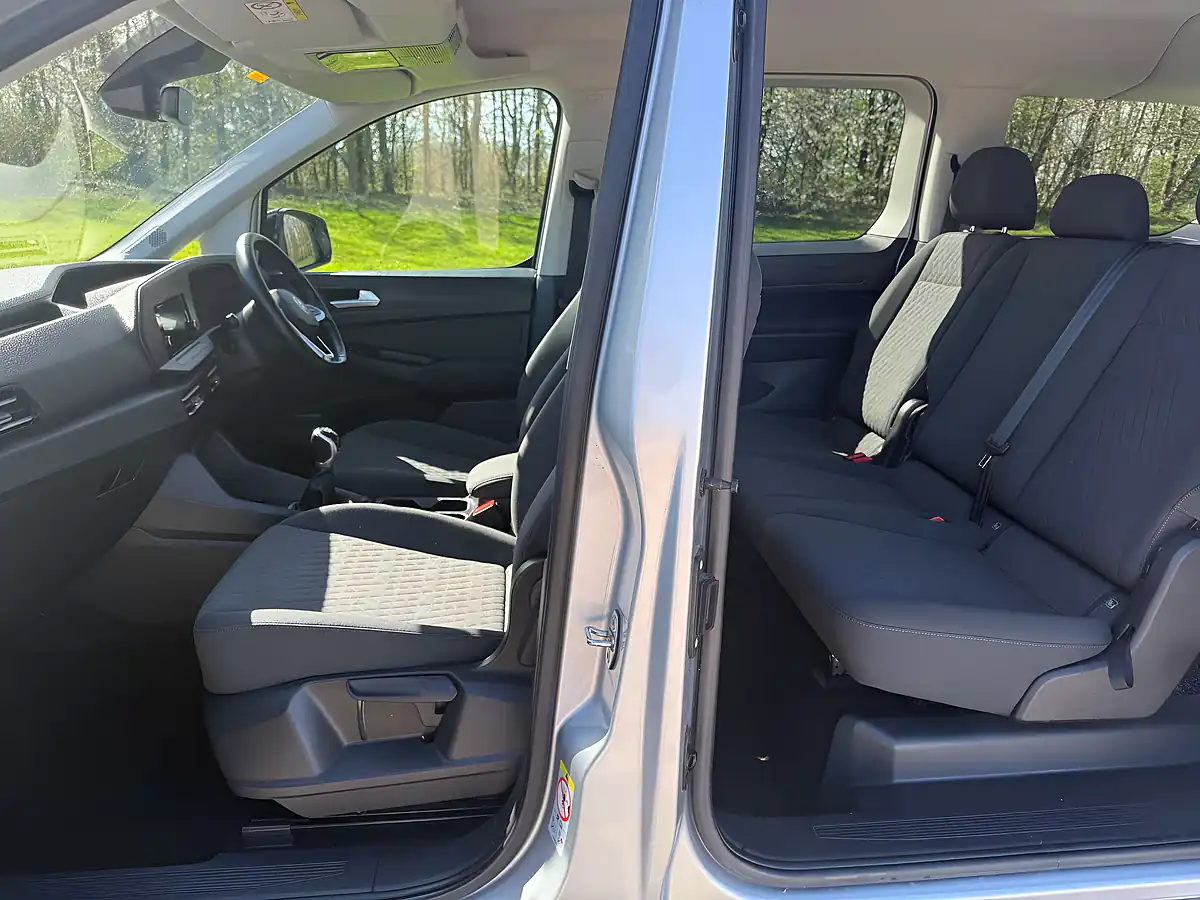 Used 2023 Volkswagen Caddy Maxi Life Silver - Interior and Exterior details 9