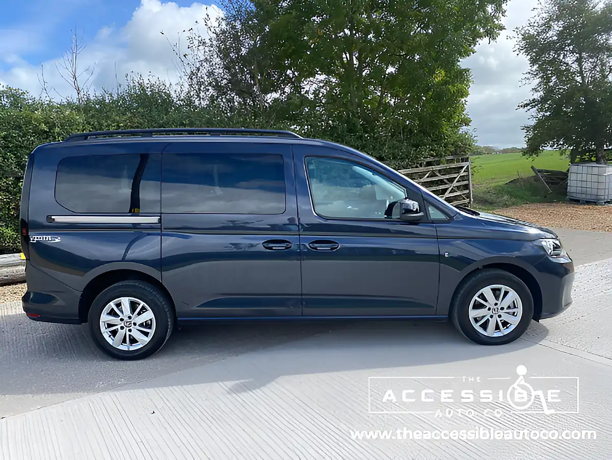 Used 2023 Volkswagen Caddy Maxi Life Vista Plus Brand New Shape Blue - Interior and Exterior details 4