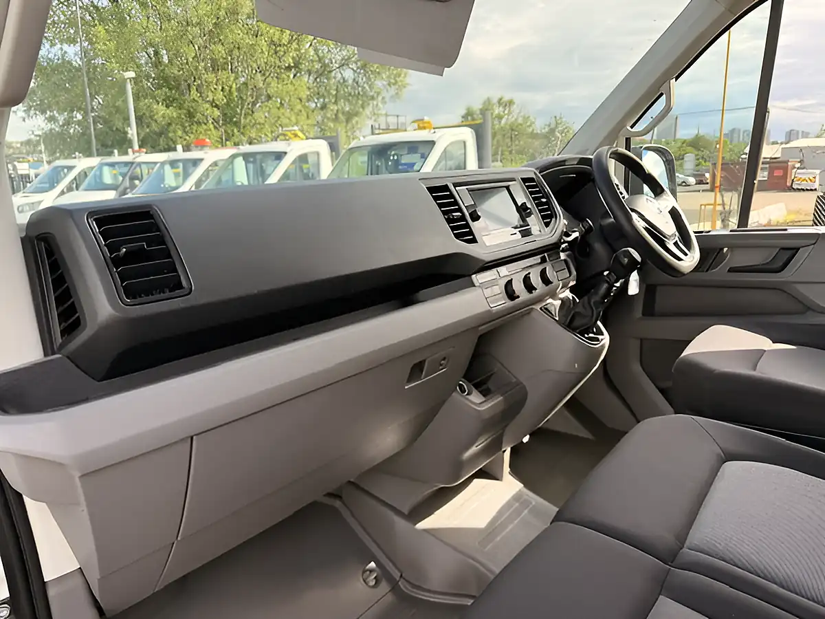 Used 2023 Volkswagen Crafter CR35 Trendline White - Interior and Exterior details 13