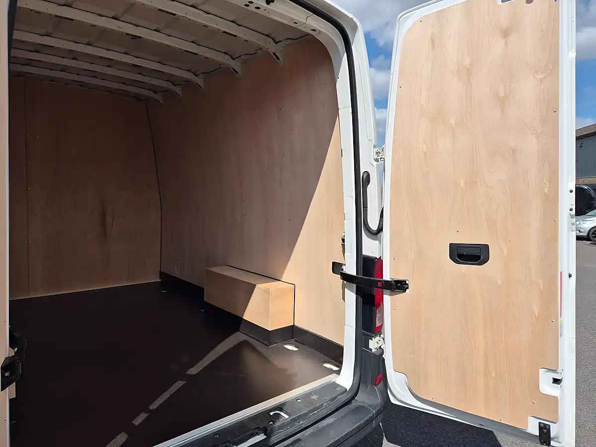 Used 2023 Volkswagen Crafter Lwb 6 SEAT Combi White - Interior and Exterior details 13