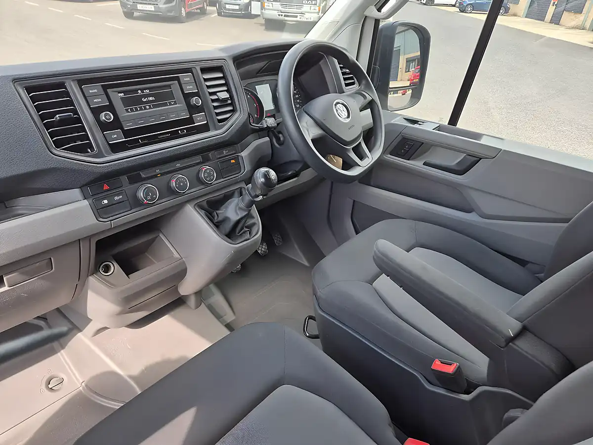 Used 2023 Volkswagen Crafter Lwb 6 SEAT Combi White - Interior and Exterior details 19