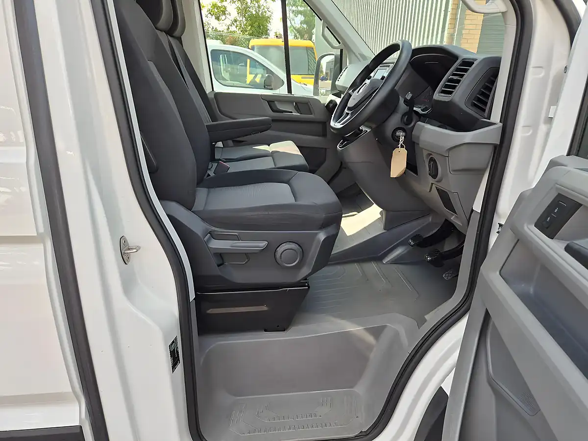 Used 2023 Volkswagen Crafter Lwb 6 SEAT Combi White - Interior and Exterior details 2