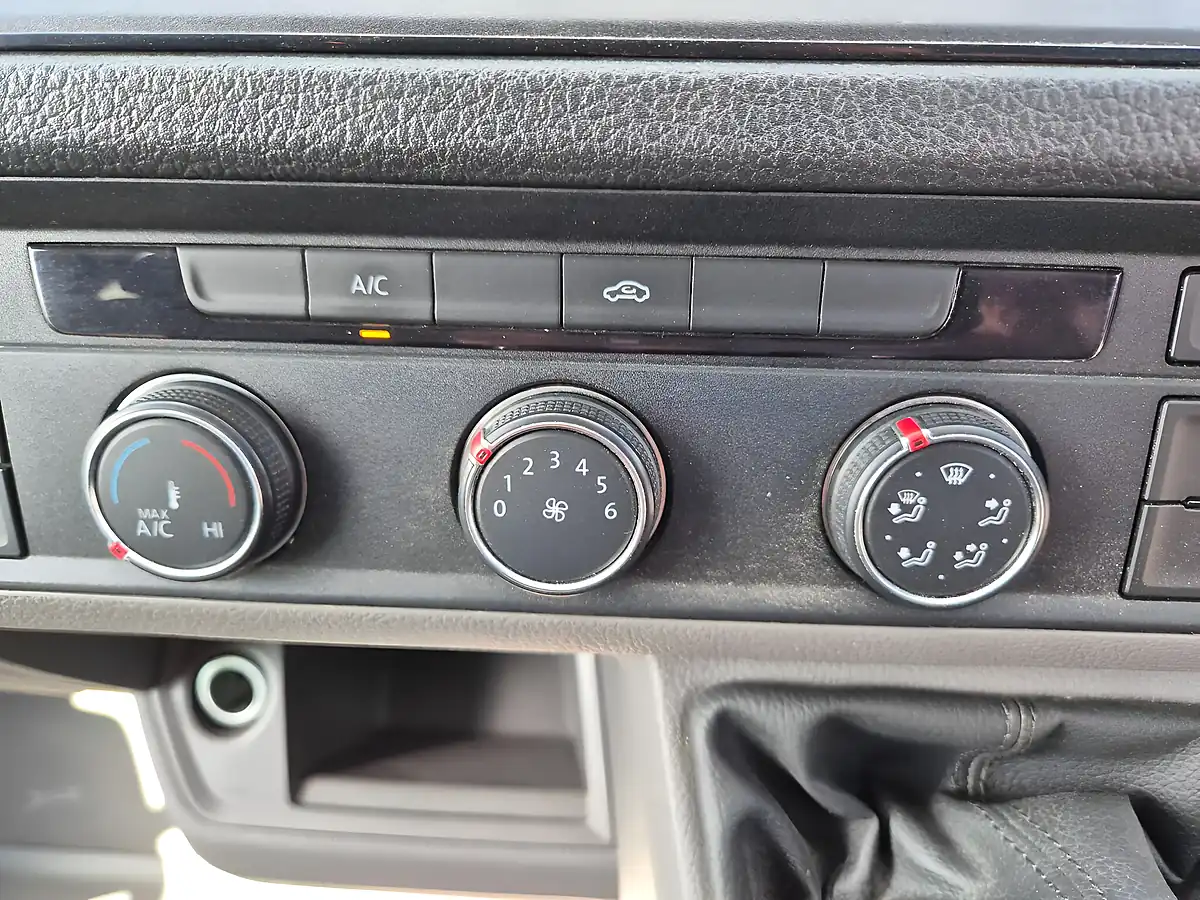 Used 2023 Volkswagen Crafter Lwb 6 SEAT Combi White - Interior and Exterior details 6