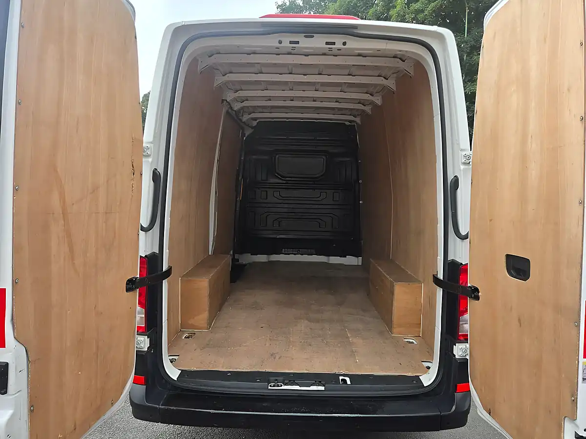 Used 2023 Volkswagen Crafter Startline High Roof White - Interior and Exterior details 11