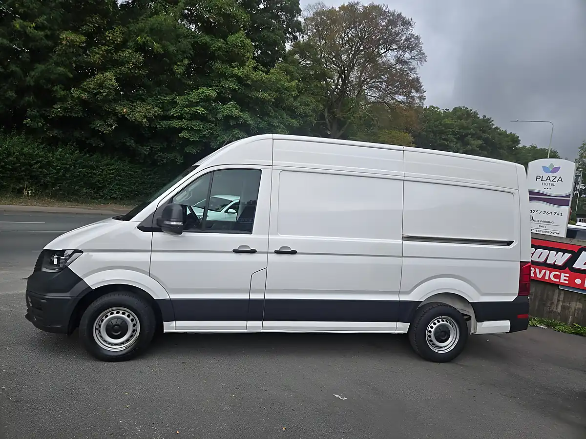Used 2023 Volkswagen Crafter Startline High Roof White - Interior and Exterior details 4