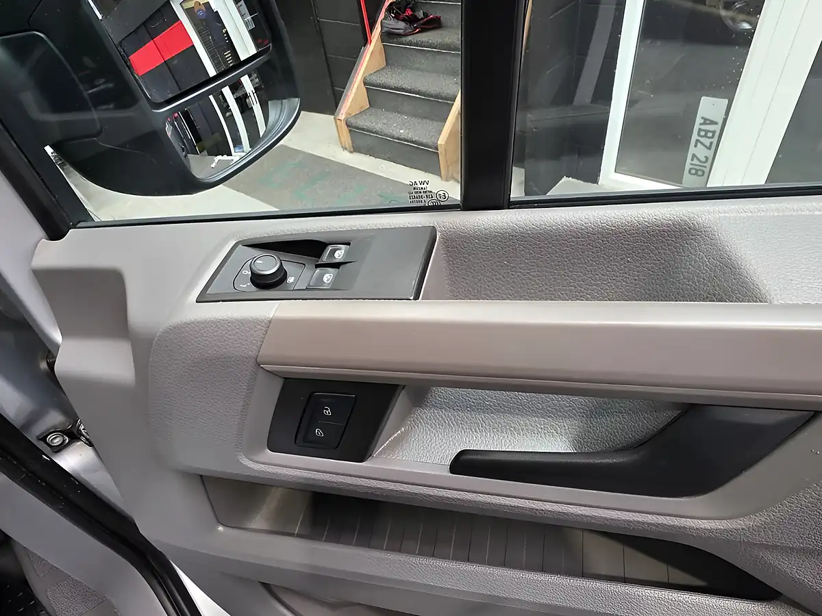 Used 2023 Volkswagen Crafter Startline Silver - Interior and Exterior details 8