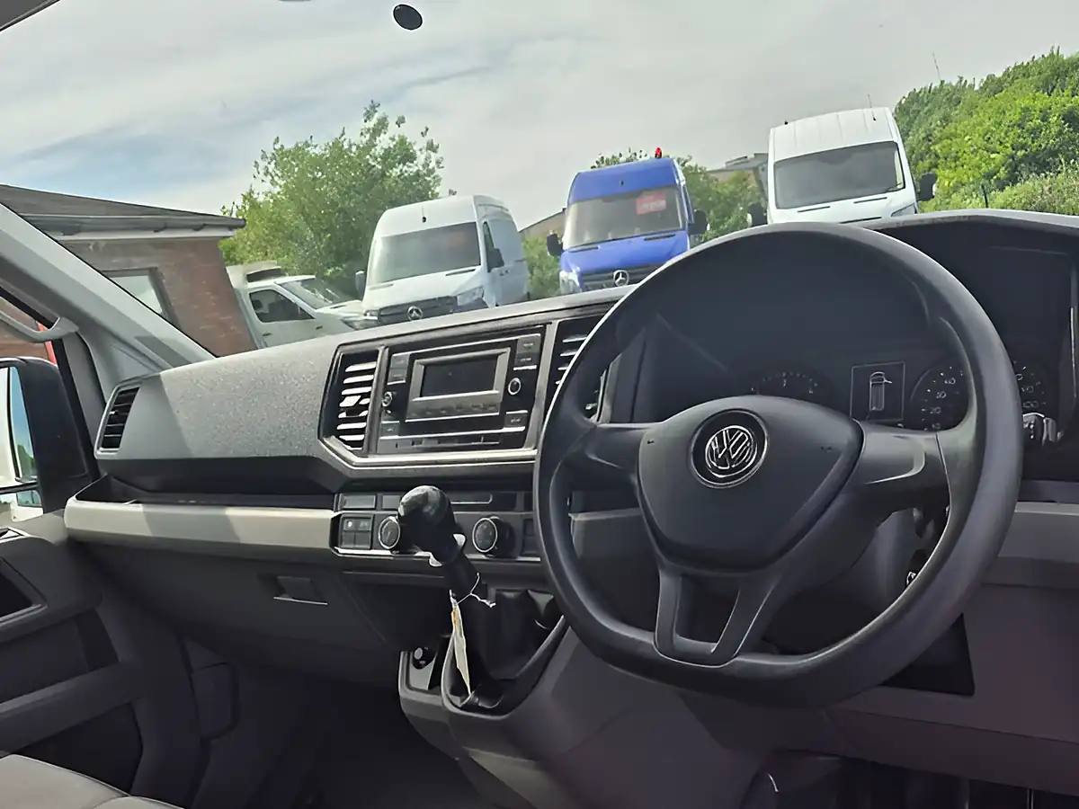 Used 2023 Volkswagen Crafter Startline White - Interior and Exterior details 4