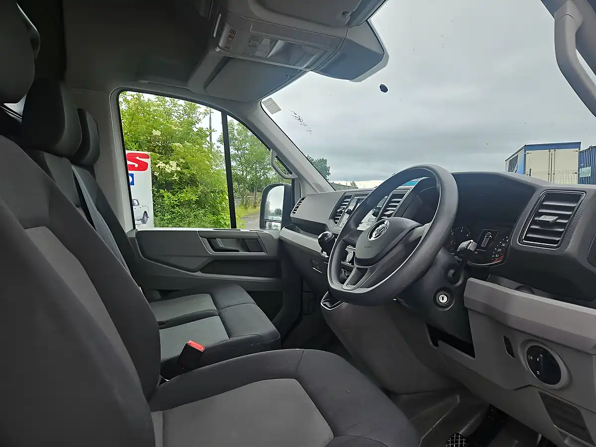 Used 2023 Volkswagen Crafter Startline White - Interior and Exterior details 12