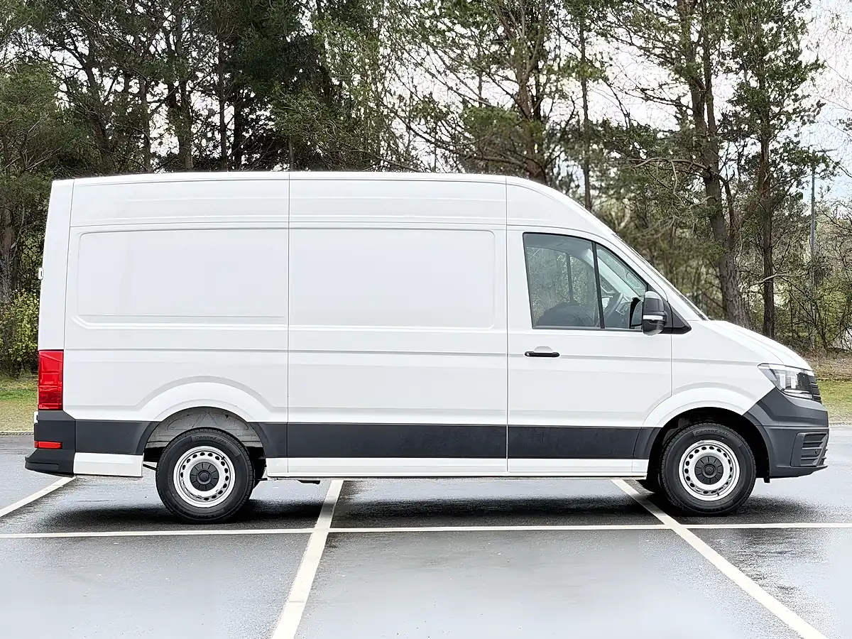 Used 2023 Volkswagen Crafter Startline White - Interior and Exterior details 10