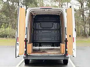 Used 2023 Volkswagen Crafter Startline White - Interior and Exterior details 13