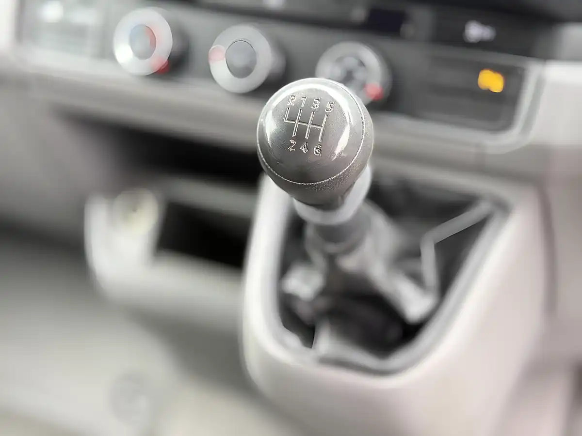 Used 2023 Volkswagen Crafter Startline White - Interior and Exterior details 16
